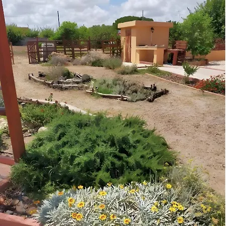 Casa Marina Lu Tuvaraggiu بيت للعطل *