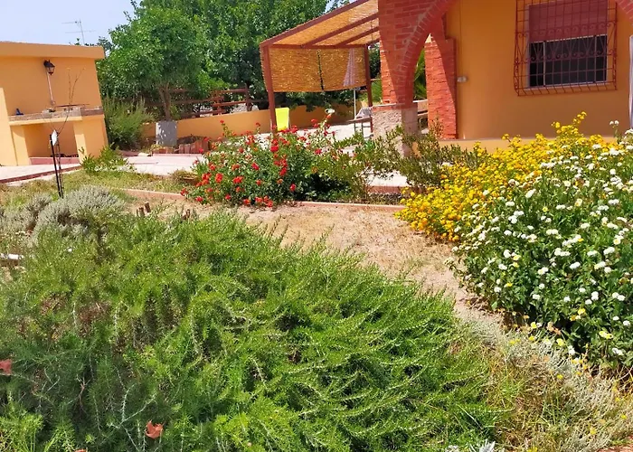 Casa Marina Lu Tuvaraggiu Tatil Evi *